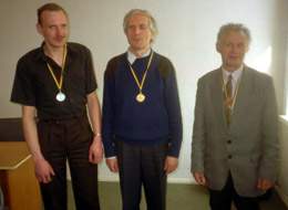 Čempionas A.Kuvšinovas (viduryje), sidabro medalininkas G.Grybas (kairėje) ir trečiasis prizininkas J.Smirnovas. Autoriaus nuotr.
