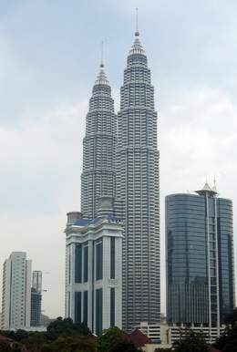Malaizijos sostins Kuala Lumpuras dangoraiiai dvyniai